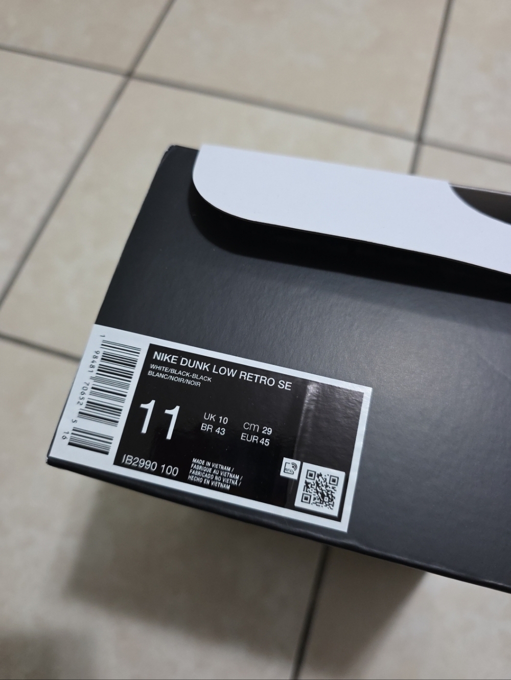 Empty Shoe Box - Picture 2 of 9